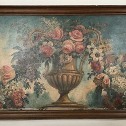 Huile sur toile marouflée sur panneau. Vase Medicis, guirlande de fleurs.