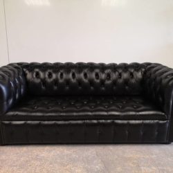 canape-chesterfield-cuir-vielli-noir-trois-places-style-vintage-helen-antiquites