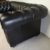 trouver-canape-chesterfield-cuir-noir-trois-places-veritable-chesterfield-helen-antiquites