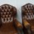 vente-en-ligne-fauteuils-chesterfield-cuir-marron-seconde-main-helen-antiquites